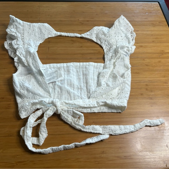 GUC Minkpink- Celestial Eyelet White Crop Top. Size XS - Picture 6 of 8